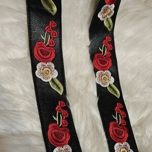 Embroided flower straps‎